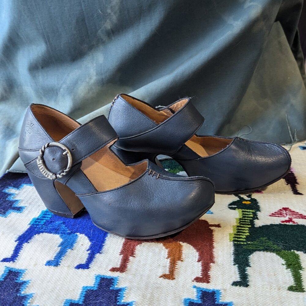 John Fluevog Prepare Leader